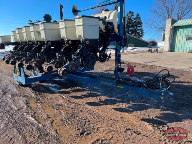 Image of Kinze 3500 equipment image 2