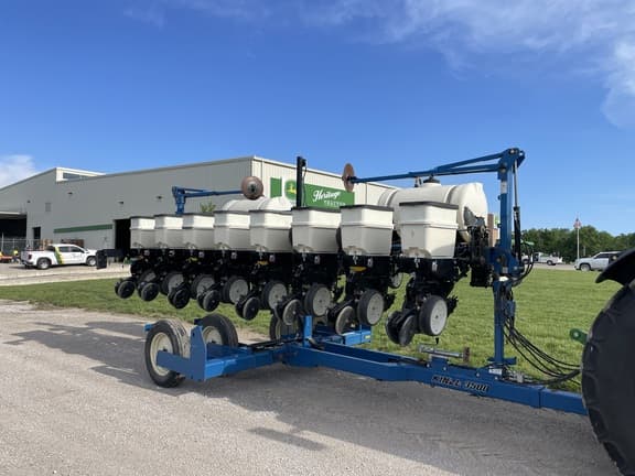 Image of Kinze 3500 equipment image 4