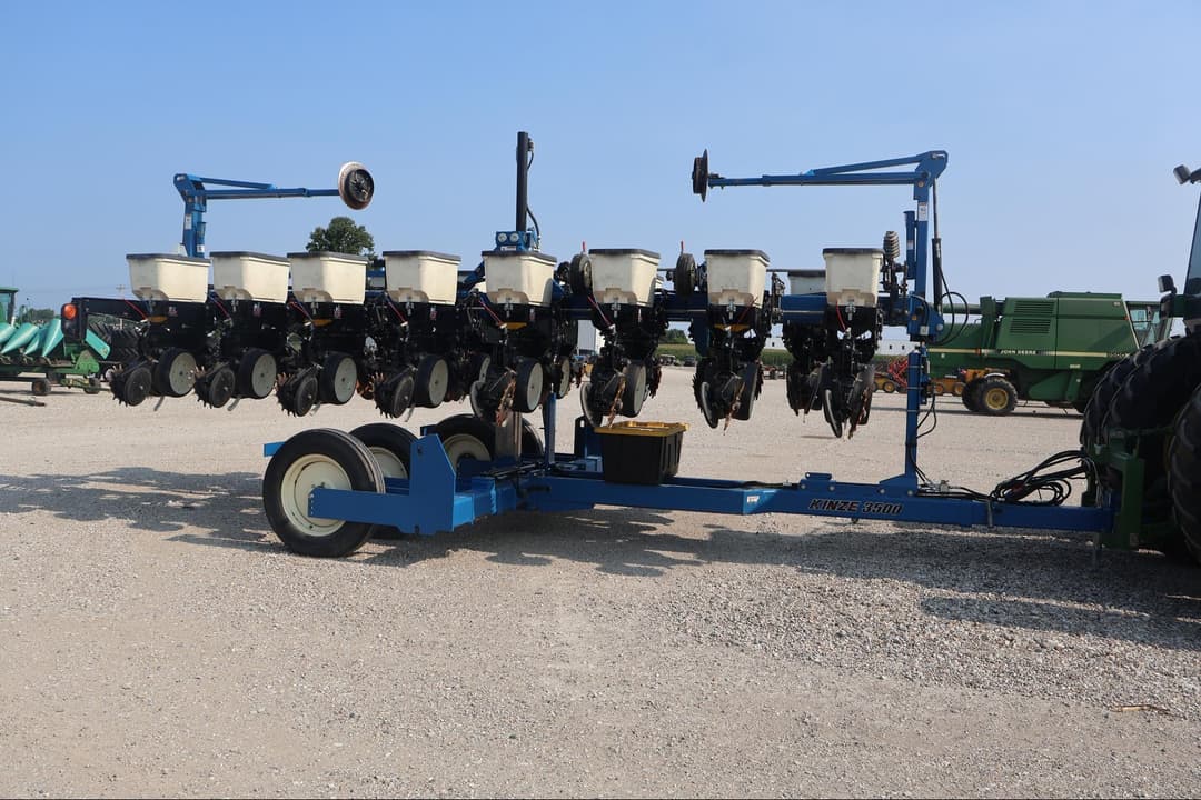 Image of Kinze 3500 Image 0