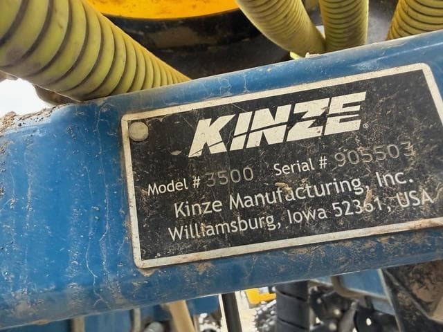 Image of Kinze 3500 equipment image 4