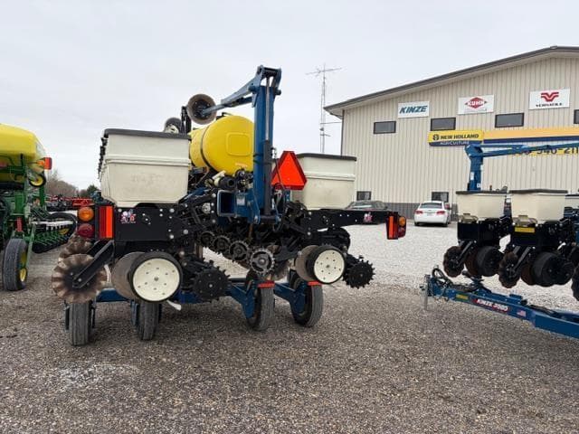 Image of Kinze 3500 equipment image 3