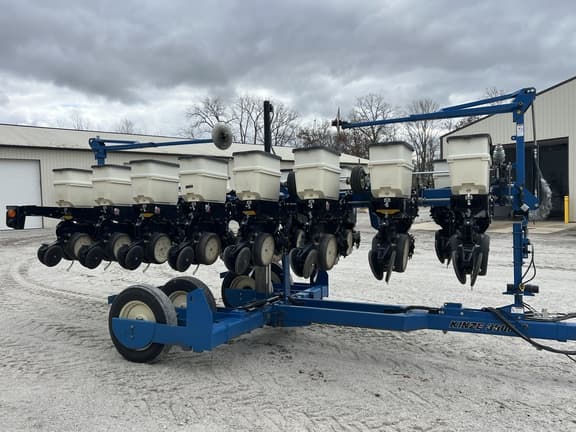 Image of Kinze 3500 equipment image 4
