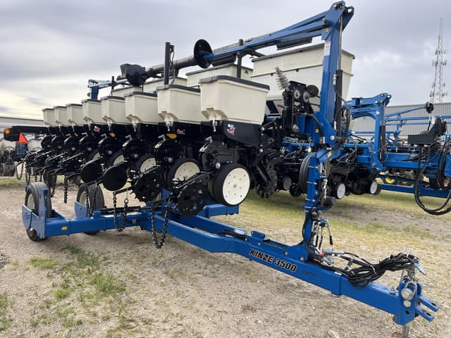 Image of Kinze 3500 equipment image 1