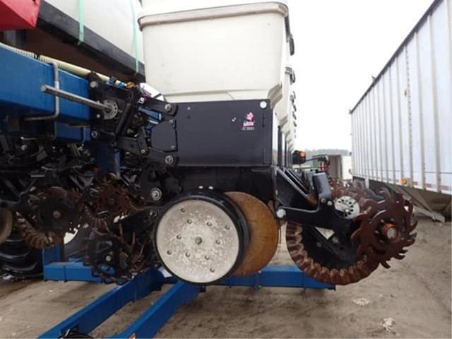 Image of Kinze 3500 equipment image 1