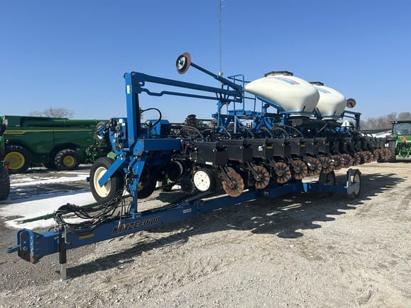 2013 Kinze 3600 Equipment Image0