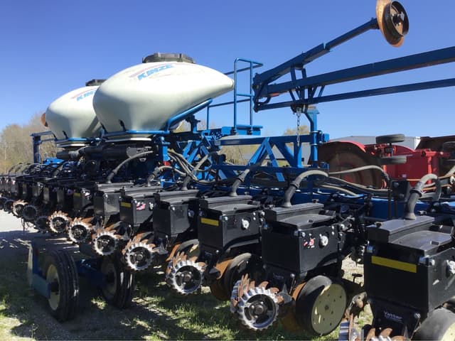 Image of Kinze 3600 equipment image 4