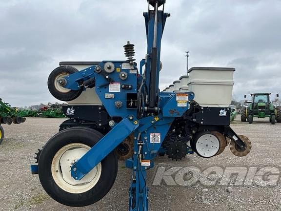 Image of Kinze 3600 equipment image 3