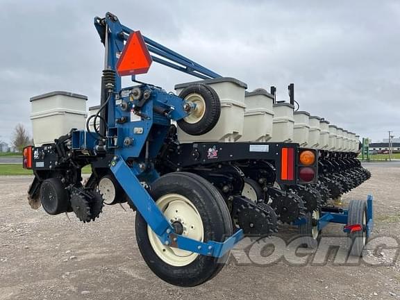 Image of Kinze 3600 equipment image 4