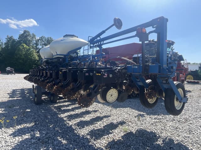 Image of Kinze 3600 equipment image 4