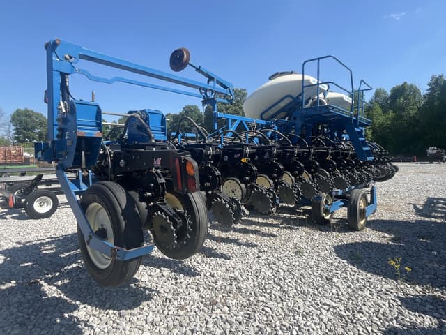 Image of Kinze 3600ASD equipment image 2