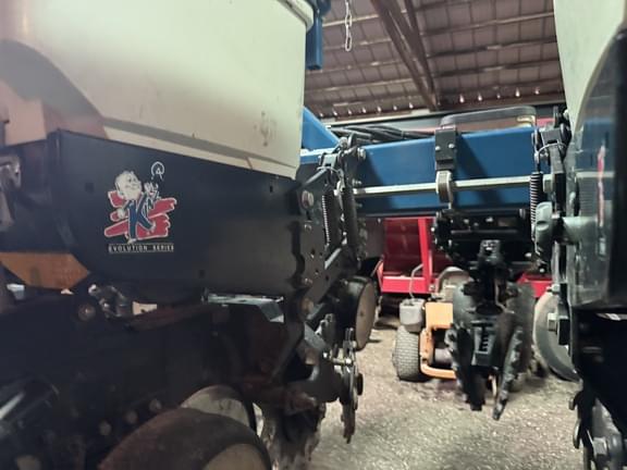 Image of Kinze 3600 equipment image 2