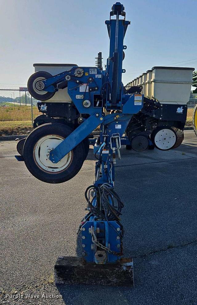 Image of Kinze 3600 equipment image 1