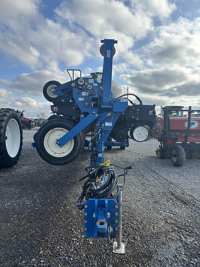 Image of Kinze 3600ASD equipment image 2