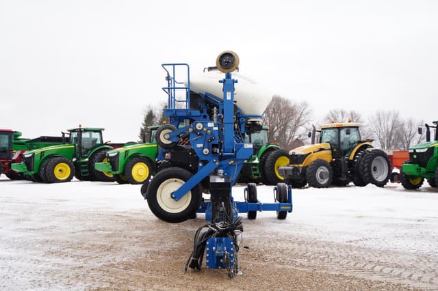 Image of Kinze 3600ASD equipment image 1