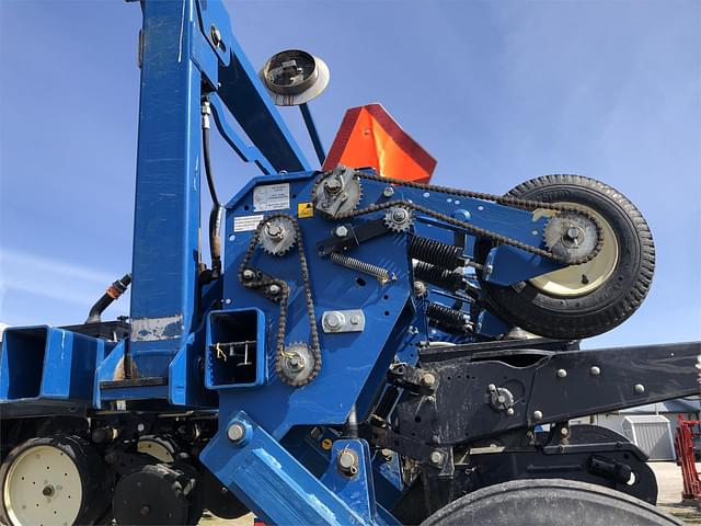 Image of Kinze 3600ASD equipment image 4