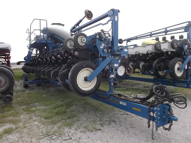 Image of Kinze 3600ASD equipment image 2