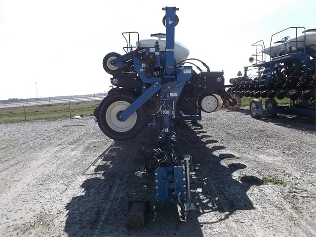 Image of Kinze 3600ASD equipment image 2