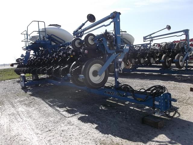 Image of Kinze 3600ASD equipment image 3