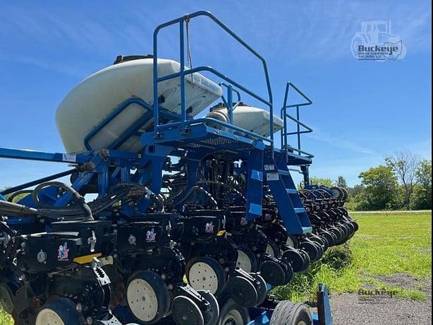 Image of Kinze 3600ASD equipment image 3