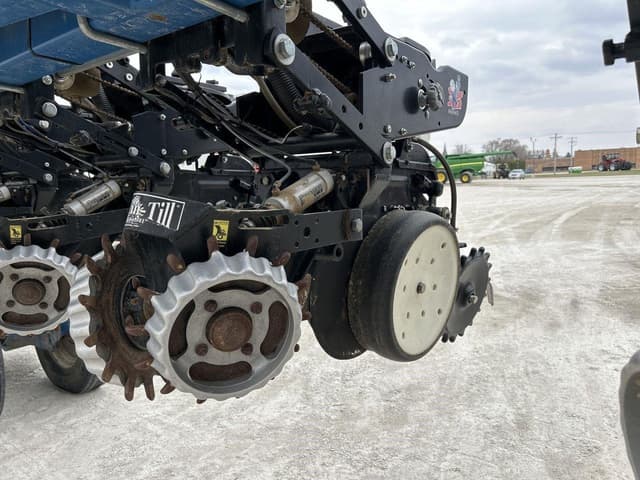 Image of Kinze 3660 equipment image 4