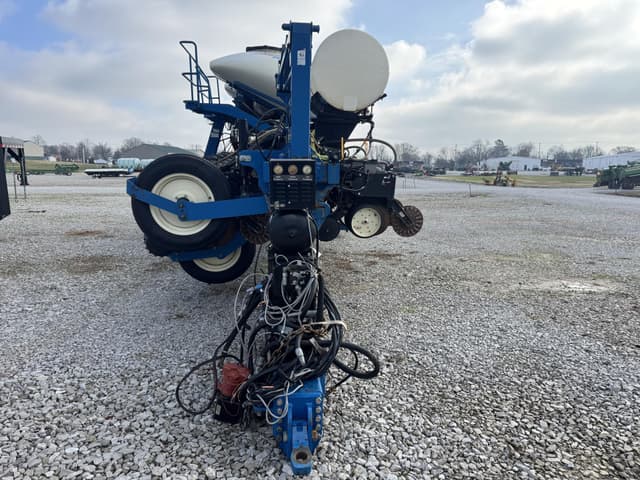Image of Kinze 3660 equipment image 1