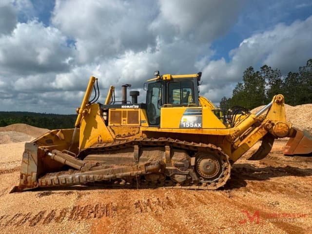 Image of Komatsu D155AX-6 equipment image 3