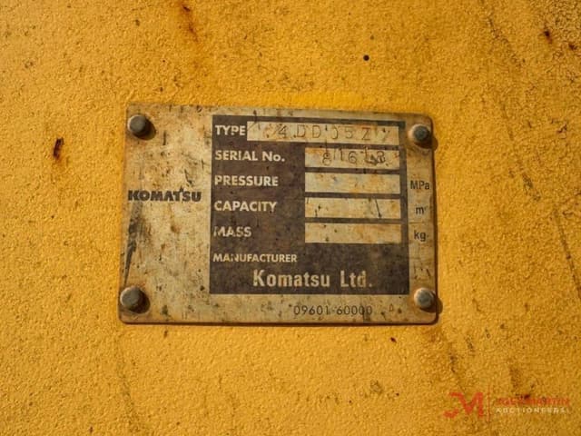 Image of Komatsu D155AX-6 equipment image 4