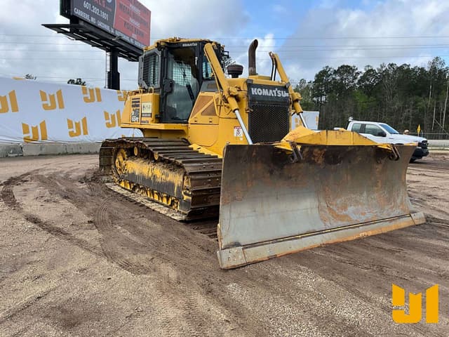 Image of Komatsu D65PX-17 equipment image 2