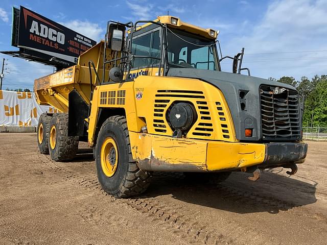 Image of Komatsu HM300-3 equipment image 2