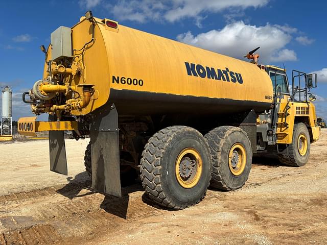 Image of Komatsu HM300-3 equipment image 4