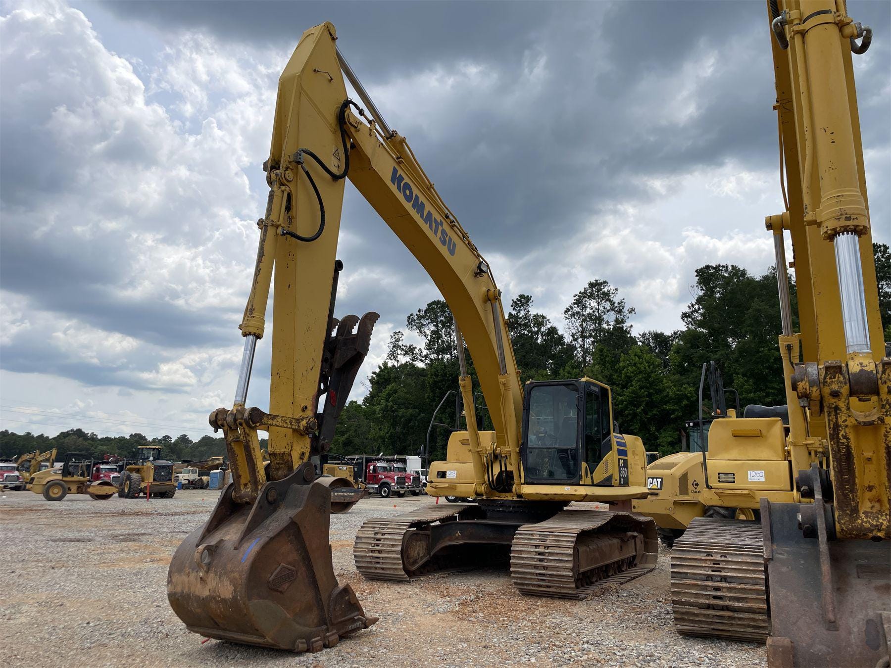 Main image Komatsu PC360LC