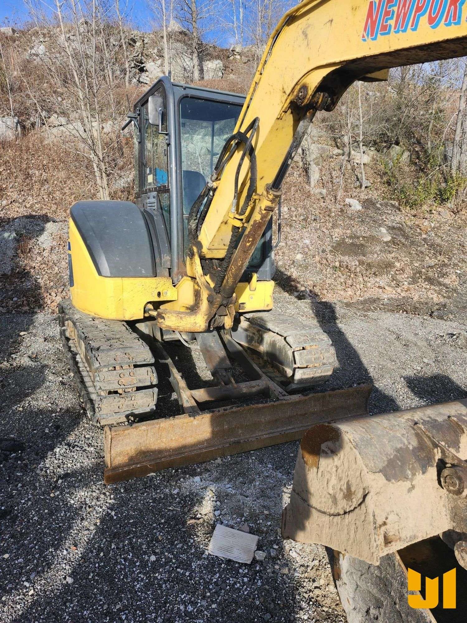 2013 Komatsu PC45MR-3 Equipment Image0