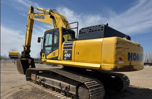 Image of Komatsu PC490LC-10 equipment image 3