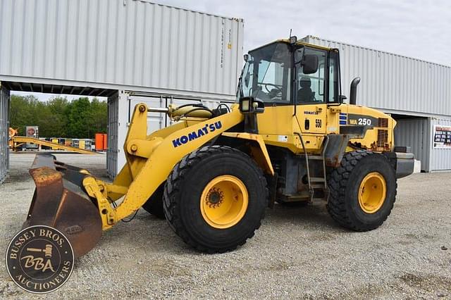 Image of Komatsu WA250 equipment image 2
