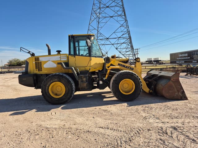 Image of Komatsu WA320-6 equipment image 4