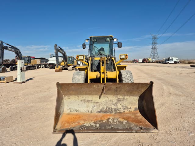 Image of Komatsu WA320-6 equipment image 2