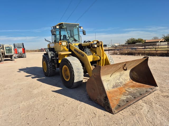 Image of Komatsu WA320-6 equipment image 3