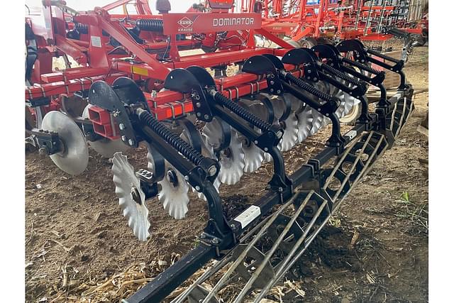 Image of Kuhn Krause Dominator 4850 equipment image 1