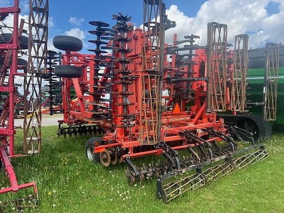 Image of Kuhn Krause Excelerator 8000 equipment image 2