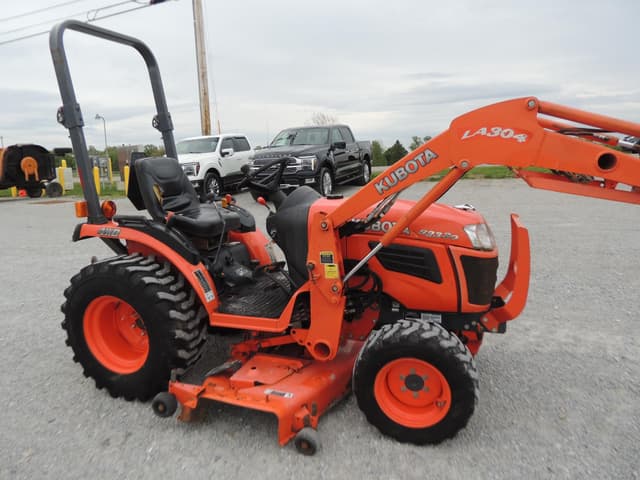 Image of Kubota B2320HSD equipment image 2