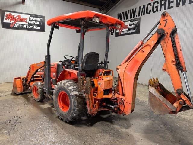 Image of Kubota B26 equipment image 2