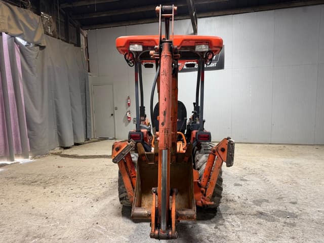 Image of Kubota B26 equipment image 3