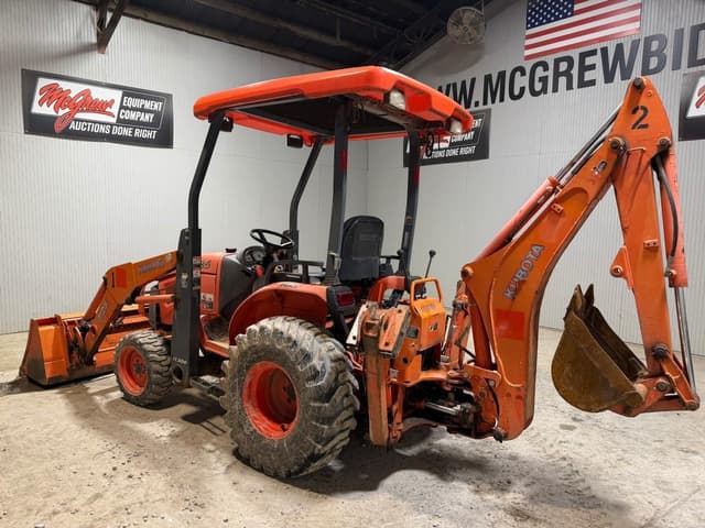 Image of Kubota B26 equipment image 2