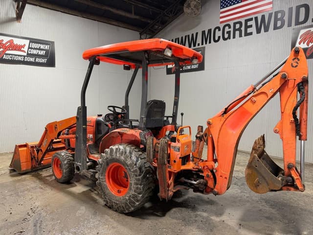 Image of Kubota B26 equipment image 2