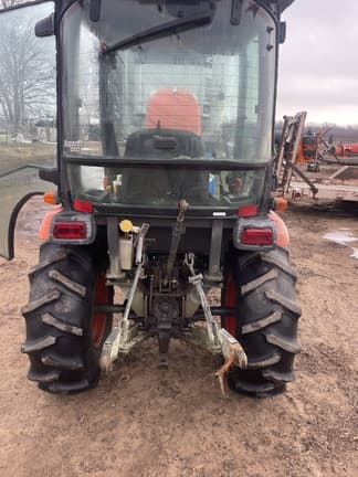 Image of Kubota B2650 equipment image 2
