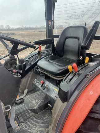 Image of Kubota B2650 equipment image 3