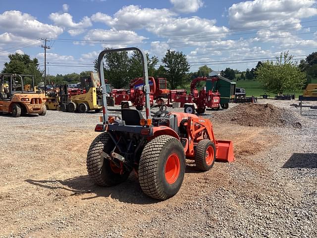 Image of Kubota B3200 equipment image 3