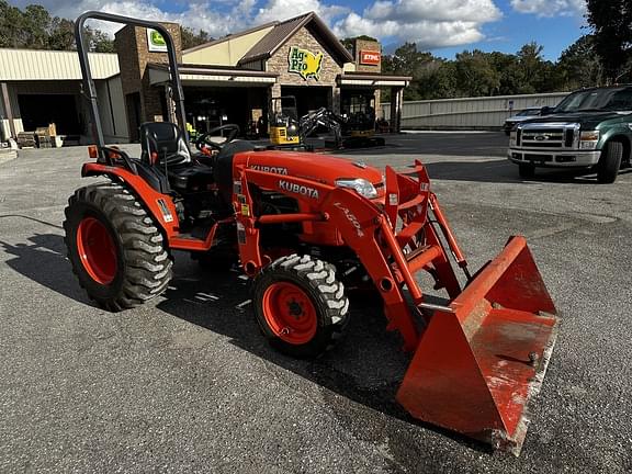 Image of Kubota B3300SU equipment image 2