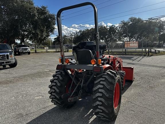 Image of Kubota B3300SU equipment image 4