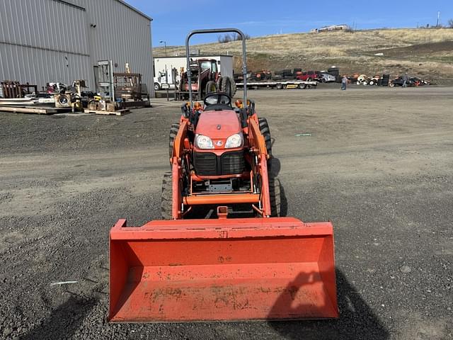 Image of Kubota B3300SU equipment image 3